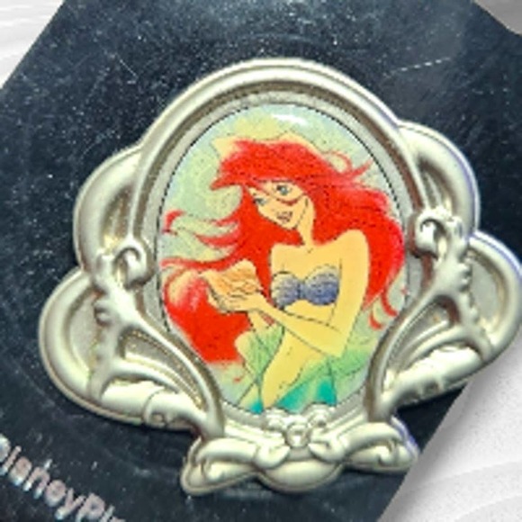 Disney Trading Pin 92102: Stylized Princess Portrait - Ariel - Picture 1 of 5